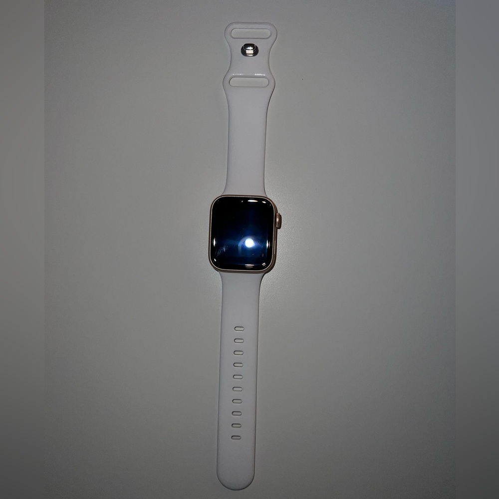 Apple Watch SE- gold aluminum 40mm